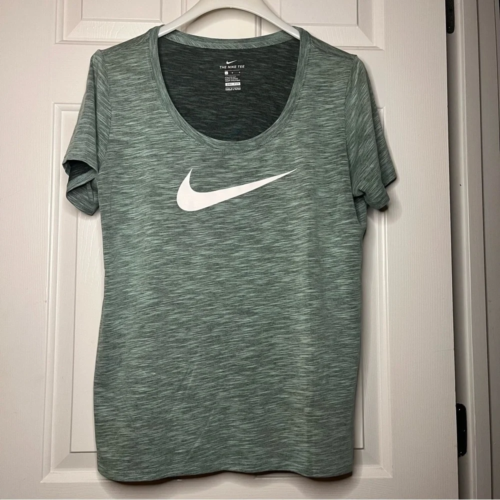 Nike Women's Heather Green Swoosh Dr-Fit Short Sleeve Tee Athletic Wear Large